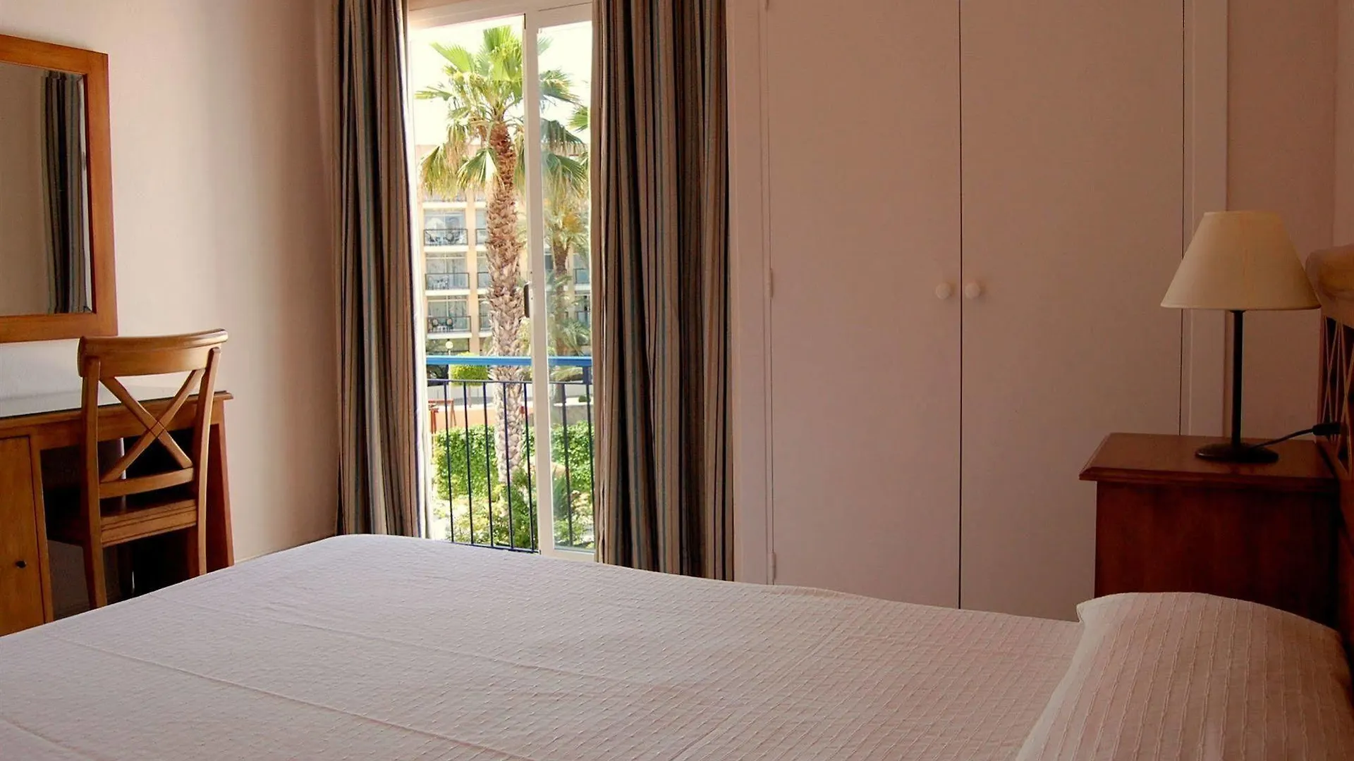 ** Hotel Hostal Mar y Huerta Es Cana España